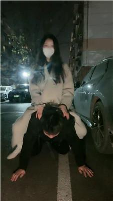 【佳佳】深夜户外舔长靴/骑马遛狗  JS250111-48