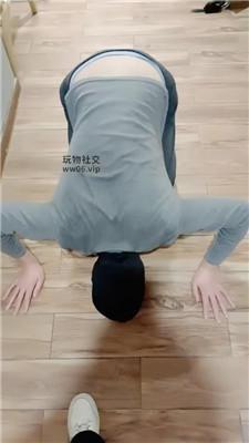 【奇了怪了】小白鞋白袜诱惑邻居做奴 JS250115-7