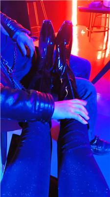 【诗诗】SM酒吧公开调教专场 JS250216-3