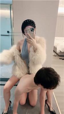 【黛樱】车模S的脚下奴-镜前羞辱 bf50729