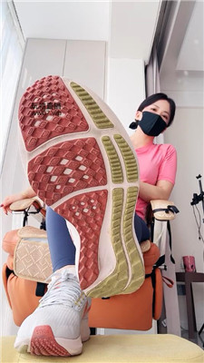 【冷颜】运动鞋白船袜辱    250225-4