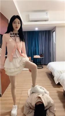 【千千】小白鞋踩踏鞭打/腿绞/加官窒息 bf51301