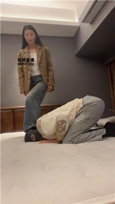 【伊未】黑棉袜踩踏-掐脖坐脸 bf51322