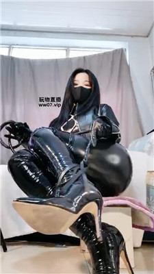 【我是女王也是萝莉】狗奴才进来服侍本王    250331-19