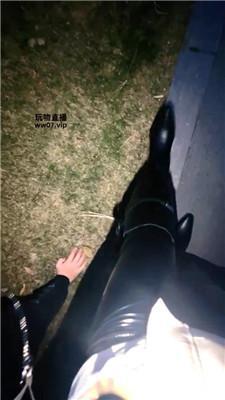 【倪小主】户外犬化遛狗-舔脏鞋底 JS250405-7