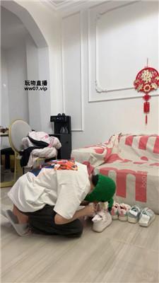 【Qi7】多双脏鞋-物化人体擦鞋器 JS250415-14