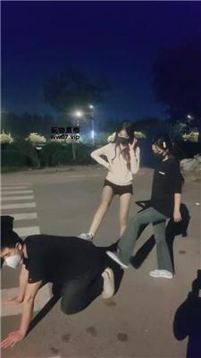 【天津183模特】双S-深夜户外小白鞋白袜踩 bf53488