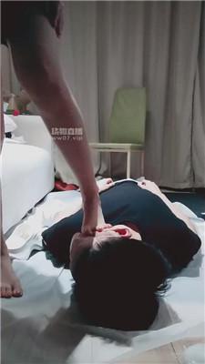 【羽唯】坐脸窒息-美足美腿踩踏【上】 JS250527-11