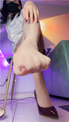 【小妮】油亮丝羞辱    250529-29