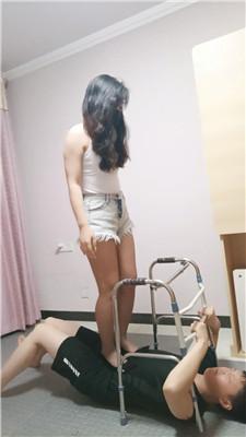 【珍惜女王】高跟全体重跳踩 bf54224