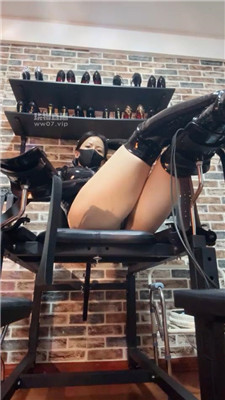 【冷颜】胯下羞辱    250613-12