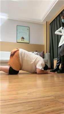 【小奕】长靴暴力踢踹虐杀【双视角版】 JS250703-33