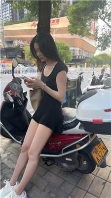 【素人挖掘机】揪耳朵抽耳光-小白鞋船袜辱 bf55227