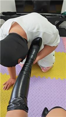 【阿雪】长靴丝袜脚虐杀家奴【上】 JS250809-20