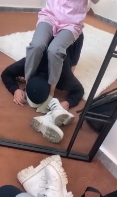 女主短靴棉袜气味羞辱闻舔脚深喉踩头 恋足调教脚奴 JS250901~5