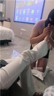 【小鱼崽】双S-强制滴蜡-踩踏恋足舔【双视角版】 JS250926-21