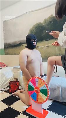 【曦曦】转盘决定怎么玩贱奴 JS250928-28