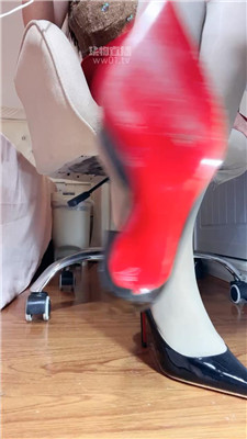 【黑心爱菜主子】你妈死了你才能硬    251007-8