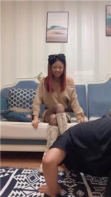 【小8s】耳光狠抽-虐乳钻胯【双视角版】 JS251014-18