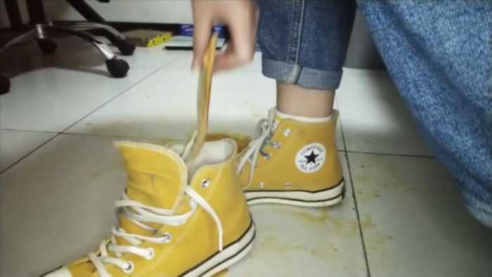 匡威踩面包番茄 JS251024~4