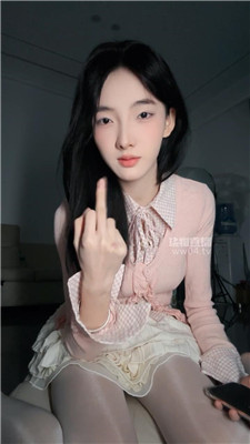 【千千】油亮白丝无限炸    251105-14