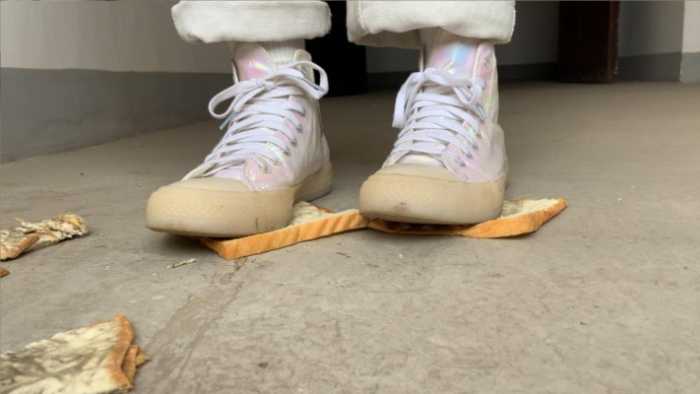 匡威踩面包 JS251107~10