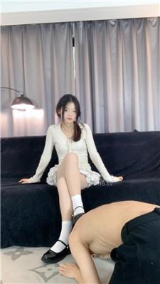 【女生也能很暴力】素人S-皮鞋白袜踢踹踩 bf59250