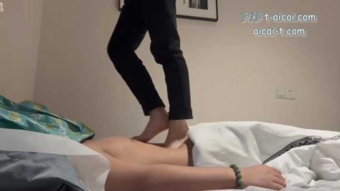 踩背馆系列 安安爆踩顾客 YC-251117-7