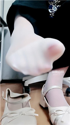 【拽拽】香水白丝白眼小皮鞋    251204-35