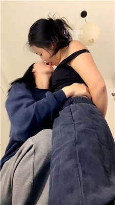 【叉烧饱】掐脖S吻舔脚伺候    251209-4