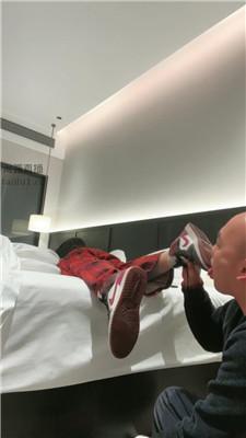 【西北傻子】闻舔脏鞋白袜 JS251214-34