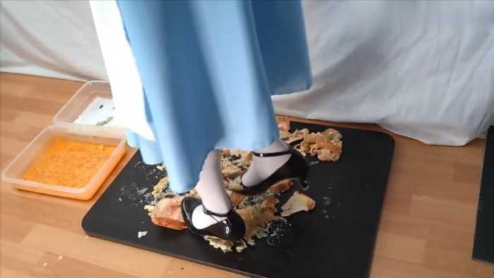 高跟无意识走踩食物 JS251229~8