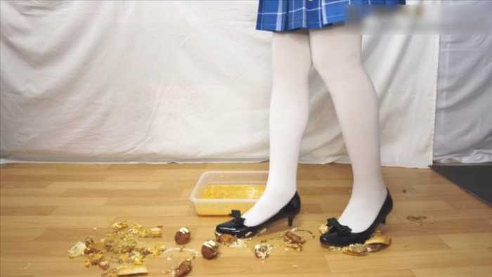 白丝高跟走踩食物 JS260120~9