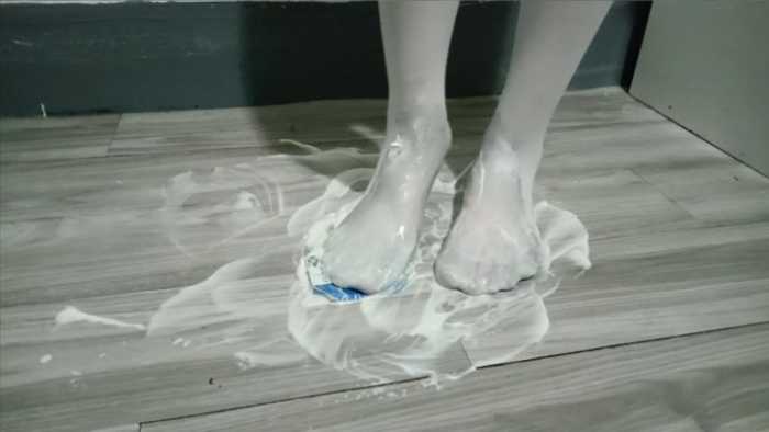 白丝踩酸奶 JS260122~7