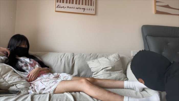 【小鲨鱼殿下】素人耐克堆堆袜踩毯子舔足 YC-260123-2