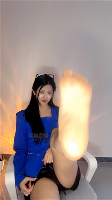 【十一】裸足羞辱    260201-14