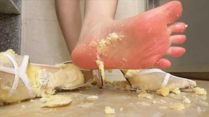 白高跟鞋内踩小蛋糕 JS260213~5