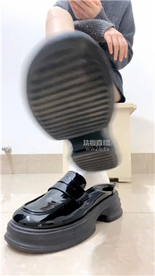 【敢敢】吸香水憋吃J    260223-17